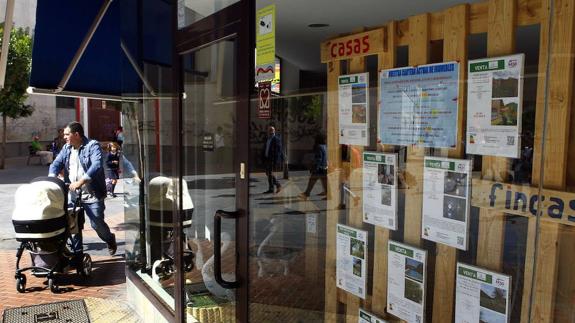 Venta y promoción de viviendas en una inmobiliaria de Miranda de Ebro (Burgos). 