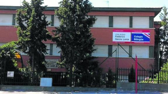 Trasladan a Topas al profesor acusado de abusos a sus alumnos en Majadahonda