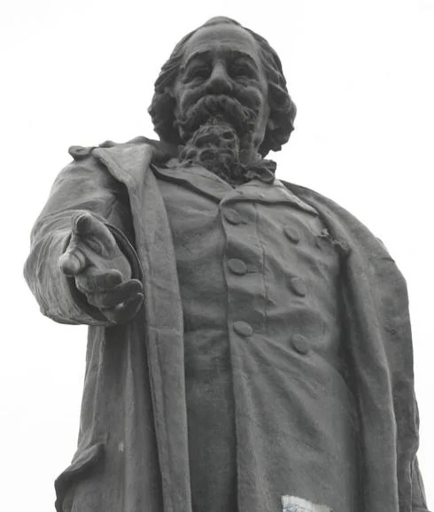 Estatua de José Zorrilla, sobre el que hoy se abre una exposición 