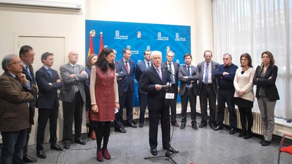 El delegado de la Junta, en la comparecencia de este viernes.