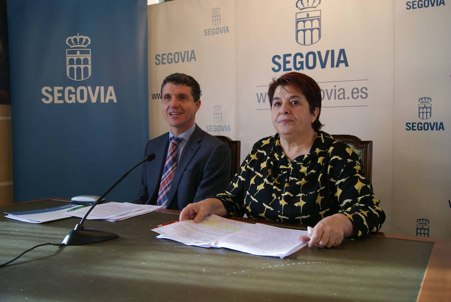 Andrés Torquemada y Clara Luquero, durante el balance del año en Participación Ciudadana.