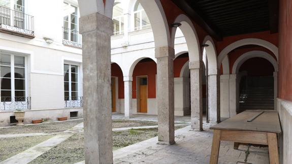 El Ayuntamiento elige un palacete de la calle Fray Luis de León para un centro de mayores
