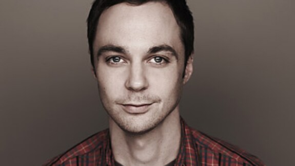 Jim Parsons le da un consejo al actor que le interprete de pequeño