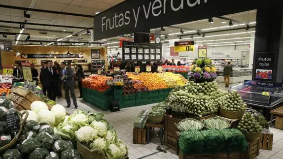 Carrefour inaugura en Vallsur un moderno hipermercado con productos locales y servicios web