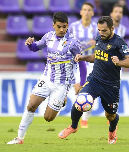 Iban Salvador, en el encuentro contra el UCAM Murcia en Zorrilla. 