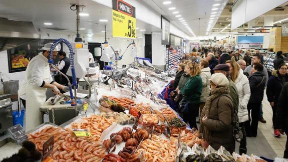 El hipermercado de Carrefour en Vallsur recibe a sus primeros compradores