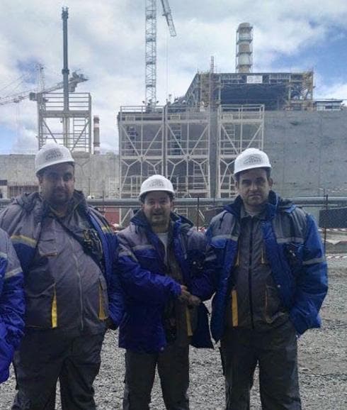 Los tres gruistas en la central nuclear de Chernóbil.