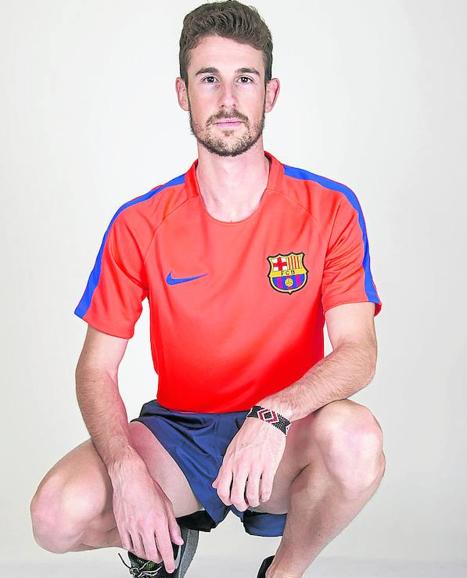 Álvaro de Arriba, con la camiseta del FC Barcelona. 