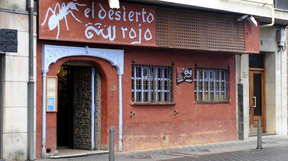 Polémica entre los hosteleros por la organización de conciertos en bares cobrando la entrada