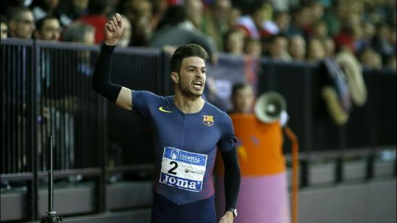 Óscar Husillos celebra su triunfo en los 200 metros, el pasado sábado en la Copa del Rey.