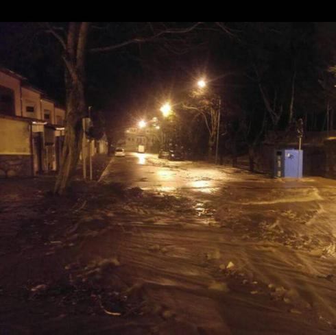 Las lluvias provocan una noche de riadas en La Estación del Espinar y San Rafael