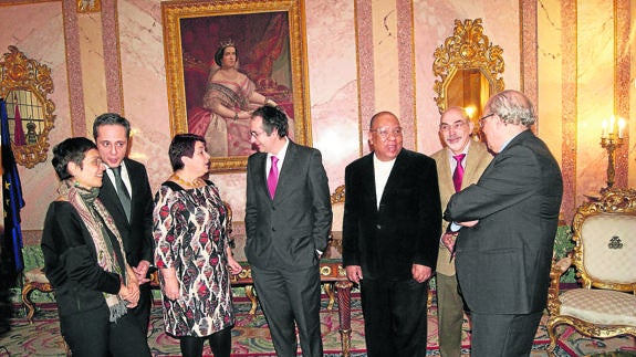 La alcaldesa estudia «adaptar» el proyecto con la Universidad Rey Juan Carlos