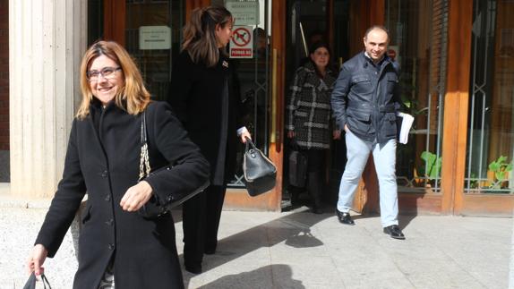 La alcadesa y dos concejales prestan declaración como investigados por prevaricación administrativa