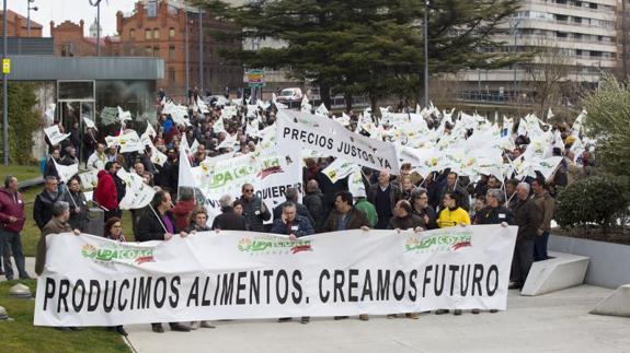 Manifestación de agricultores y ganaderos en Valladolid.