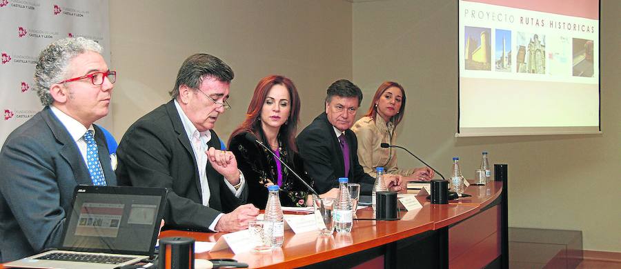 Pedro Palomo, Jesús García, Silvia Clemente, Francisco Vázquez e Inmaculada Toledano, en la presentación.