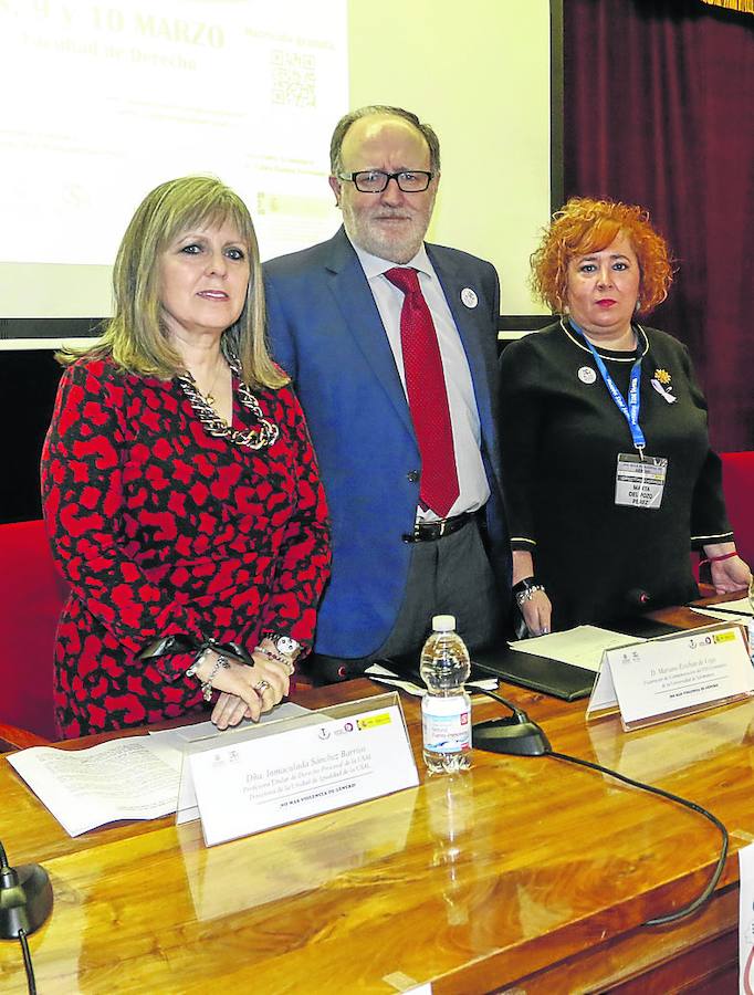 Ángela Figueruelo, Mariano Esteban y Marta del Pozo.