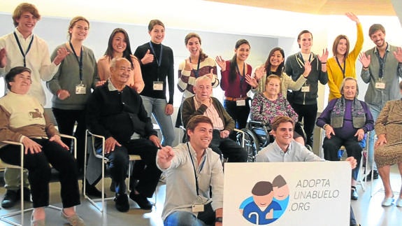 Llegan a Palencia las adopciones de abuelos