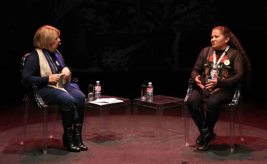 Alicia Gómez Montano y Luz Marina Bernal, en el Encuentro de Mujeres.