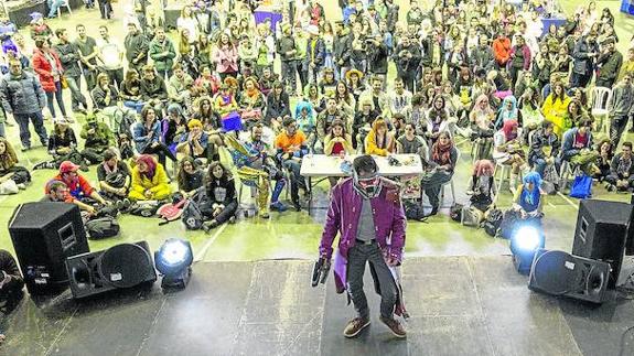 Un momento del desfile de ’cosplay’ del Salón Otaku de 2016. 