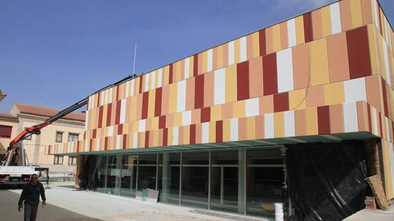 Obras de acabado del pabellón del colegio Peñascal, en Segovia. 