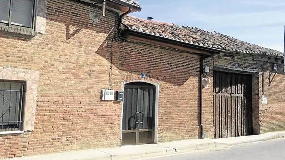 Vivienda de Villaluenga de la Vega en la que residían los rumanos fallecidos.