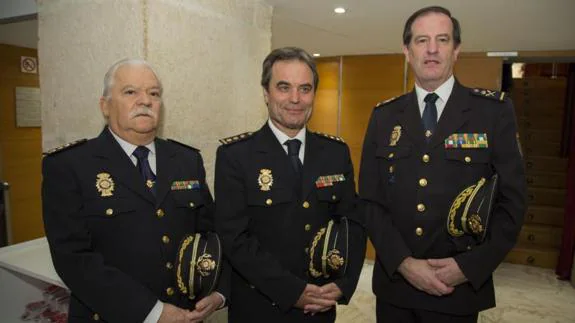 Manuel Cabello, jefe de Operaciones en Castilla y León; Francisco López Canedo, comisario de Valladolid, y Manuel Javier Peña Echevarría, jefe superior de la Policía Nacional en Castilla y León.