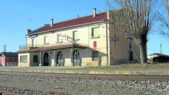 Estación del ferrocarril de Campo de San Pedro, hoy cerrada. 
