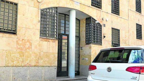 Imagen del número 12 de la calle San Ambrosio, en el barrio de San Vicente. 
