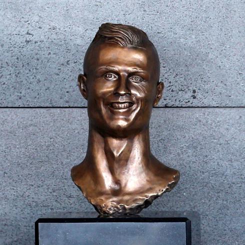 Busto instalado en el aeropuerto de Funchal en honor a Cristiano Ronaldo.