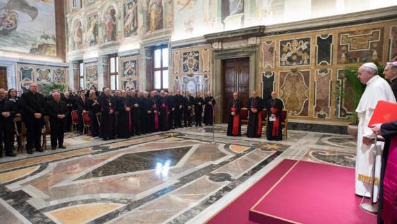 El Papa, en una imagen cedida por el diario oficial del Vaticano, durante la audiencia.