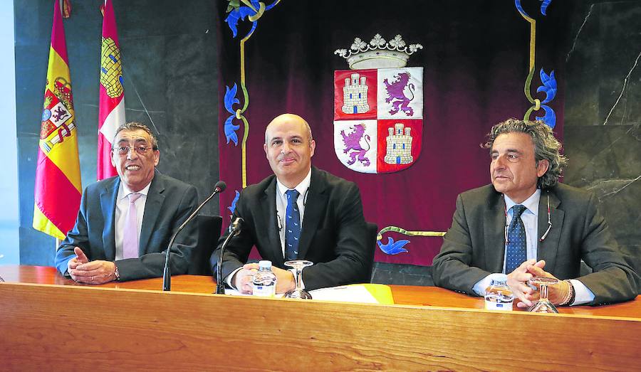 Bienvenido Mena, Jorge Llorente y Javier García Presa, en la presentación de la campaña.