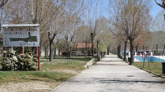 Instalaciones del camping sobre el que se trabajaba la ubicación de las caravanas. 