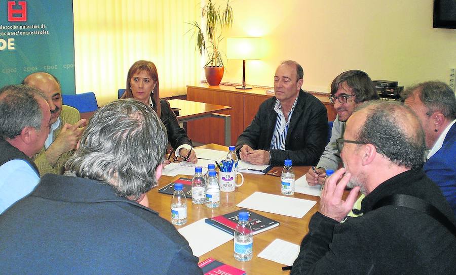 Reunión de los agentes económicos y sociales de Palencia con el empresario francés. El Norte