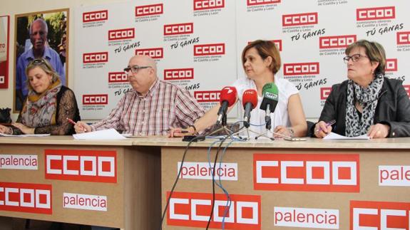 Rueda de prensa por los recortes de Correos.