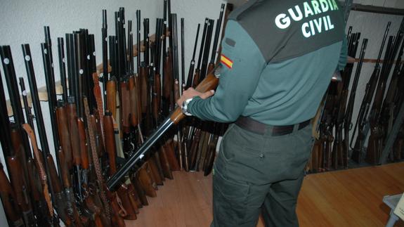 Armas de fuego almacenadas por la Guardia Civil. El Norte