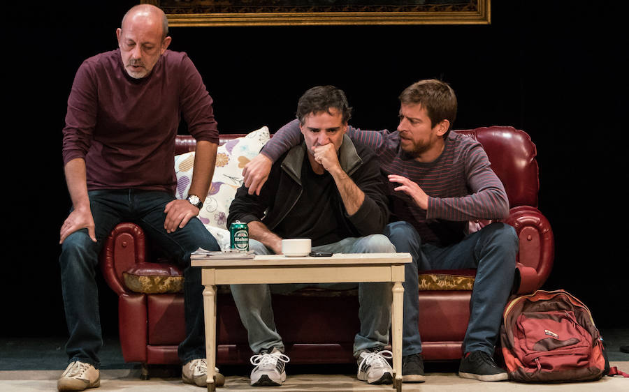 Los actores, en la representación. 