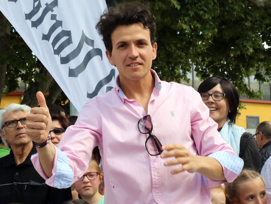Juan Carlos Higuero, en la línea de meta de la Carrera de Las Edades del Hombre.