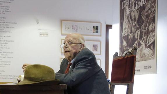 José Jiménez Lozano, en una conferencia en la Villa del Libro en Uueña. 