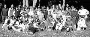 El grupo de participantes en la excursión posa al finalizar el recorrido. / EL NORTE