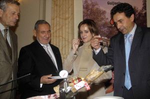 De izquierda a derecha, Santiago Menéndez de Luarca, subsecretario de Agricultura; Daniel Rubio, presidente de la D. O. de Guijuelo; Silvia Clemente, consejera de Agricultura y Josep Puxeu, secretario general de Agricultura. / FOTOPRENSA