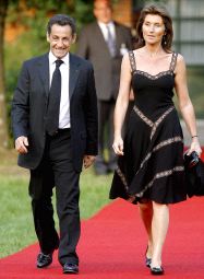 Sarkozy y Cecilia, en la reunión del G-8 en junio. / B. SETTNIK-EFE