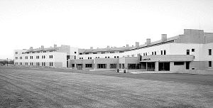 Exterior de la residencia El Jardín de Segovia de próxima inauguración. / EL NORTE