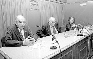 Eradio Alonso, Blas Calzada y Regina López, de izquierda a derecha, ayer. / MERCHE DE LA FUENTE