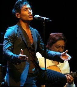 Pitingo, durante su actuación en el teatro Juan Bravo. / A. T.