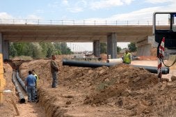 Obras en el Camino Viejo de Simancas. / R. OTAZO