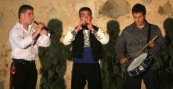 Los dulzaineros tributan homenaje a Daniel Cabello