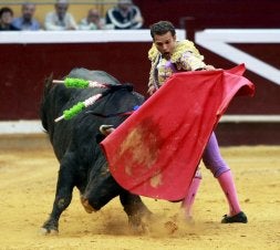 Desigual corrida de Victorino en Logroño en la que no destacó ninguno de los diestros