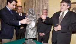 Un monumento de 2,5 metros conmemora el cincuentenario de la catástrofe de Ribadelago