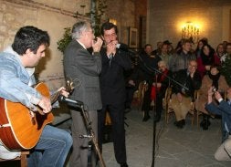 La 'Fiesta de los 60' llenó el palacio de La Floresta de músicos y aficionados a los ritmos de aquella época