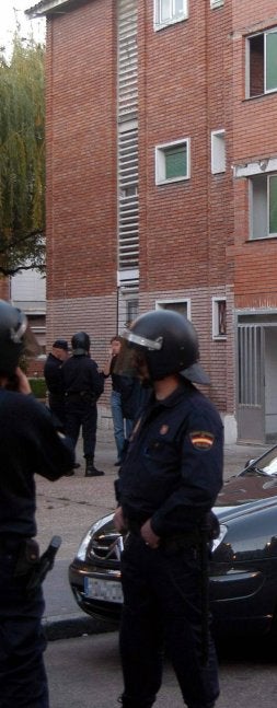 Registro policial en la casa de La Guaja, en el 1 de Cuclillo./ M. Á. S.